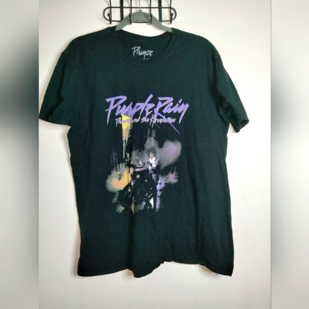 Prince (Size M) Unisex Purple & Black "Purple Rain" Graphic SS Concert Band Tee
